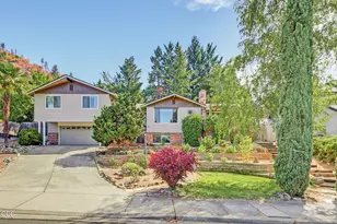 811 NE Oregon Ave, Grants Pass, OR 97526 - Photo 41
