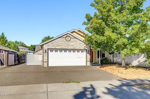 2825 Duell Ave, Medford, OR 97501 - Photo 3