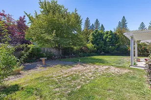 2713 SW Trinity Way, Grants Pass, OR 97527 - Photo 29