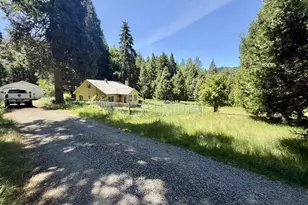 301 Humphrey Addition Rd, Glendale, OR 97442 - Photo 1