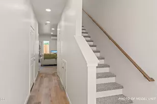 2032 Sunset Dr, Medford, OR 97501 - Photo 3