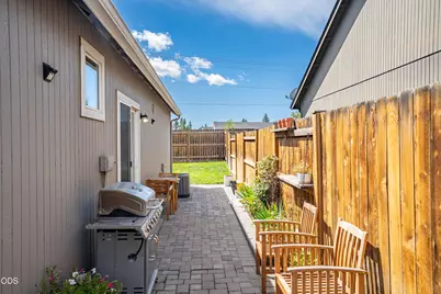 613 SE Glencoe Place, Bend, OR 97702 - Photo 27