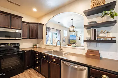 613 SE Glencoe Place, Bend, OR 97702 - Photo 11