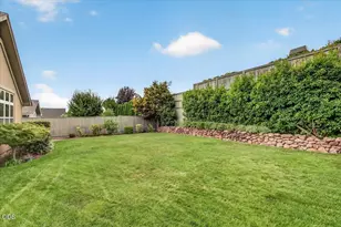 4023 Crystal Springs Dr, Medford, OR 97504 - Photo 37