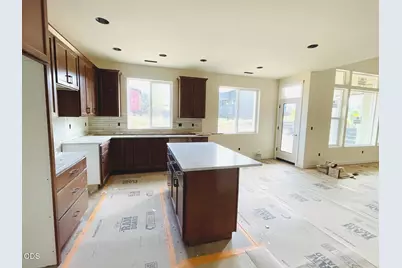 351 E Diamond Peak Avenue, Sisters, OR 97759 - Photo 5