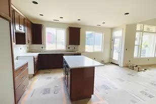 351 E Diamond Peak Ave, Sisters, OR 97759 - Photo 5
