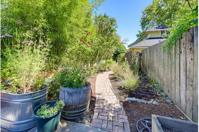 235 Gibson Street, Talent, OR 97540 - Photo 43