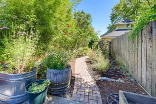 235 Gibson St, Talent, OR 97540 - Photo 43