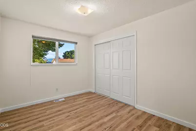 776 NW Carol Drive, Grants Pass, OR 97526 - Photo 21