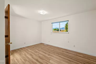 776 NW Carol Drive, Grants Pass, OR 97526 - Photo 17