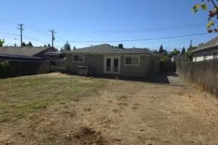 575 Bush St, Central Point, OR 97502 - Photo 33