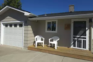 575 Bush St, Central Point, OR 97502 - Photo 3