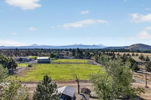 21485 Modoc Ln, Bend, OR 97702 - Photo 3