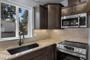 647 NE Lafayette Ave, Bend, OR 97701 - Photo 39