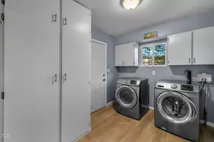 647 NE Lafayette Ave, Bend, OR 97701 - Photo 17