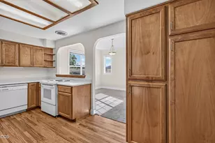 761 Nepenthe Rd, Ashland, OR 97520 - Photo 11