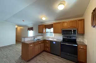 411 Teakwood Dr, Grants Pass, OR 97526 - Photo 5