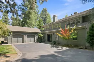 61866 Bunker Hill Ct, Bend, OR 97702 - Photo 1