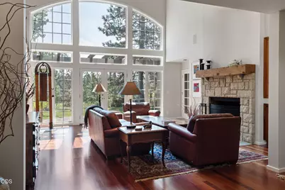 61866 Bunker Hill Court, Bend, OR 97702 - Photo 9