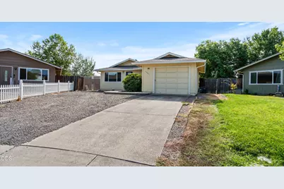 1452 Carolyn Circle, Medford, OR 97504 - Photo 3