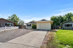 1452 Carolyn Cir, Medford, OR 97504 - Photo 3