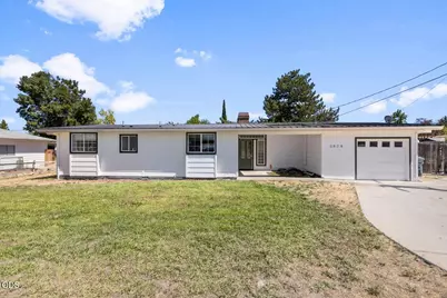 1070 N Ross Lane N, Medford, OR 97501 - Photo 1