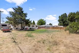 1070 N Ross Ln N, Medford, OR 97501 - Photo 19