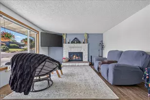 1825 Hybiscus St, Medford, OR 97504 - Photo 5