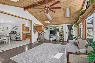 1825 Hybiscus St, Medford, OR 97504 - Photo 9