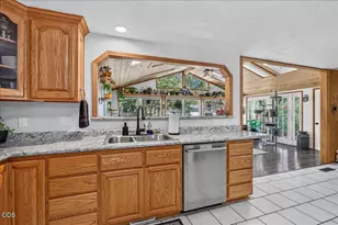 1825 Hybiscus St, Medford, OR 97504 - Photo 17