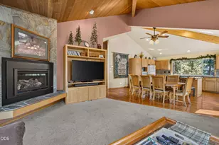 17924 Foursome Ln, Sunriver, OR 97707 - Photo 3