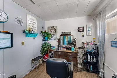240 SW H Street, Grants Pass, OR 97526 - Photo 9