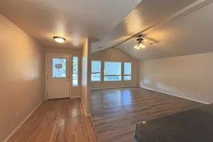 2321 Savannah Dr, Central Point, OR 97502 - Photo 3