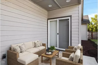 1449 Spring Street, Medford, OR 97504 - Photo 29