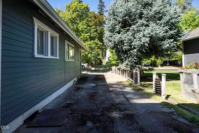221 Vancouver Avenue, Medford, OR 97504 - Photo 35