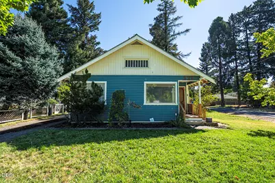 221 Vancouver Avenue, Medford, OR 97504 - Photo 1