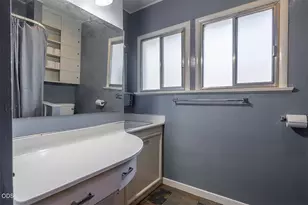 221 Vancouver Ave, Medford, OR 97504 - Photo 27