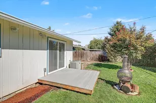 1725 Howell Ave, Medford, OR 97501 - Photo 29