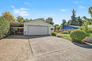 1725 Howell Ave, Medford, OR 97501 - Photo 3