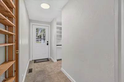 1725 Howell Avenue, Medford, OR 97501 - Photo 5