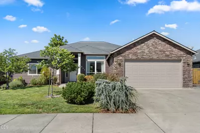 642 Sheffield Drive, Eagle Point, OR 97524 - Photo 1