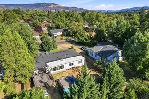 416 Ardmore Ave, Medford, OR 97504 - Photo 47