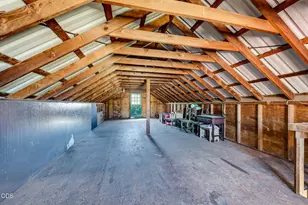 320 Gaerky Creek Rd, Ashland, OR 97520 - Photo 43