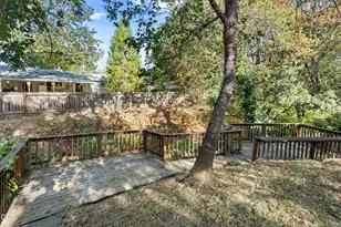 254 SW Rogue River Ave, Grants Pass, OR 97526 - Photo 23