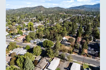 254 SW Rogue River Avenue, Grants Pass, OR 97526 - Photo 45