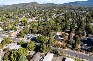 254 SW Rogue River Ave, Grants Pass, OR 97526 - Photo 45