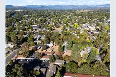 254 SW Rogue River Avenue, Grants Pass, OR 97526 - Photo 43