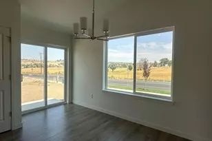 604 NE McGee St, Madras, OR 97741 - Photo 5