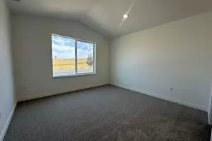604 NE McGee St, Madras, OR 97741 - Photo 7