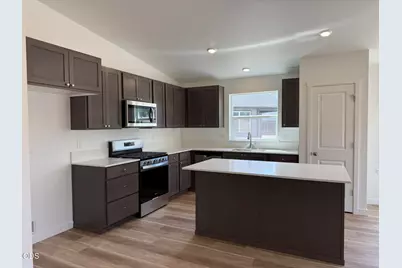 588 NE McGee Street #157, Madras, OR 97741 - Photo 3